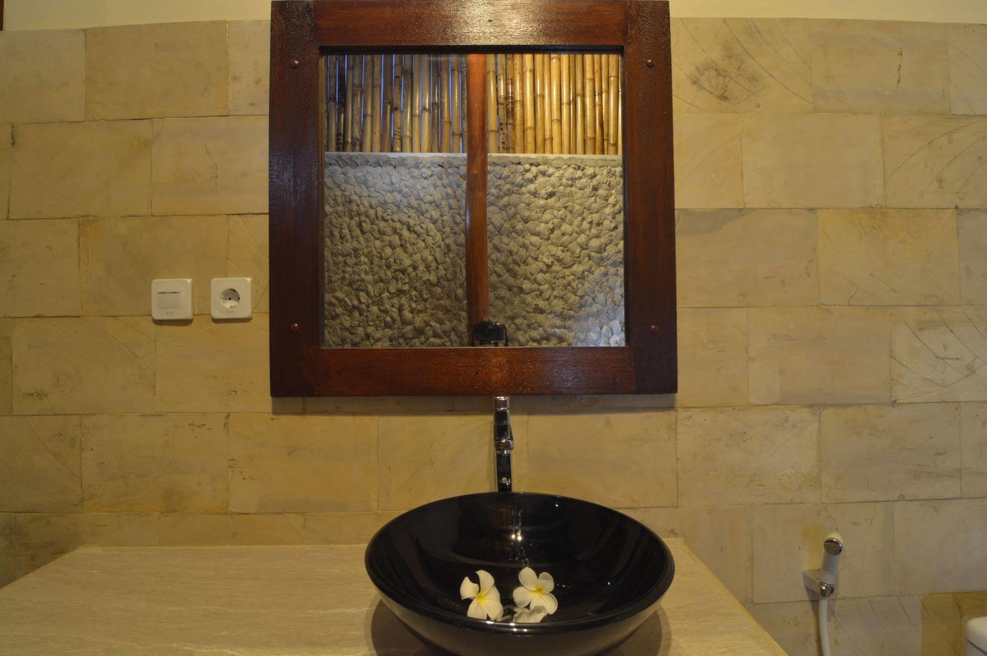 Shu Villa Lombok Kuta  Екстериор снимка