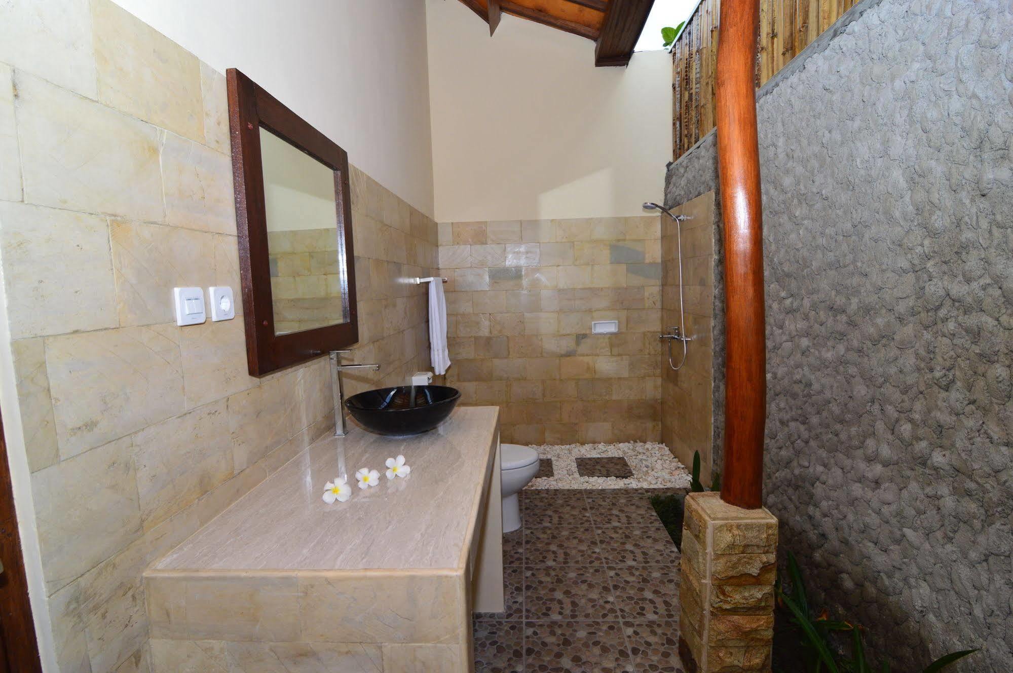 Shu Villa Lombok Kuta  Екстериор снимка